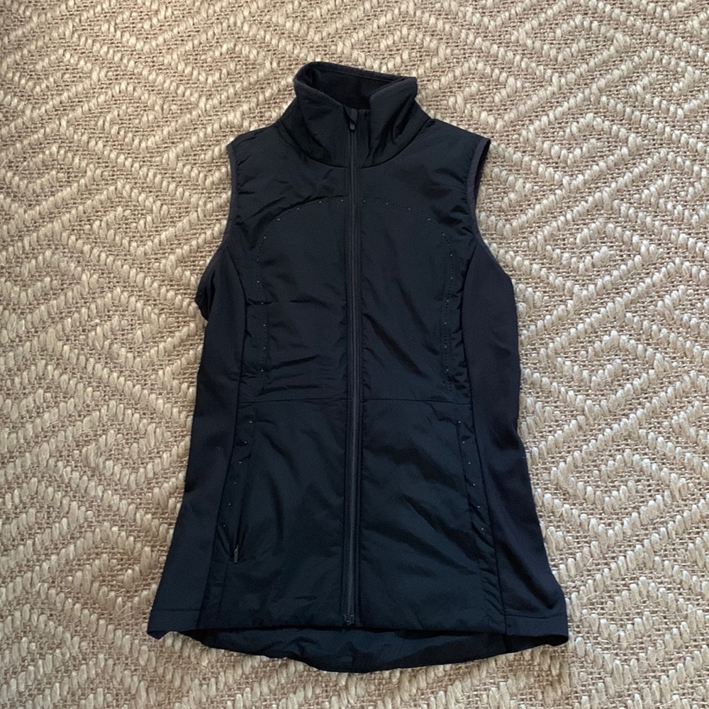 Lululemon lightweight running vest with pockets